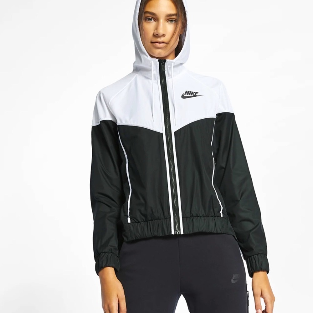 NIKE Wind Breaker